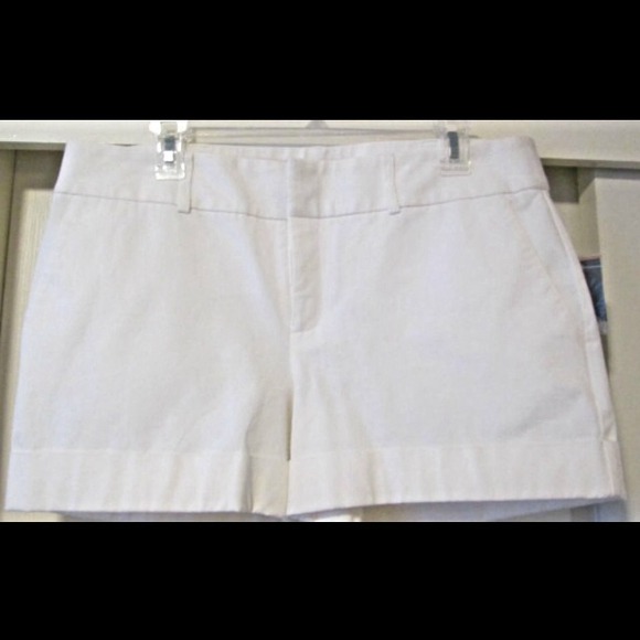 🚫SOLD ON EB🚫 INC WHITE SHORTS