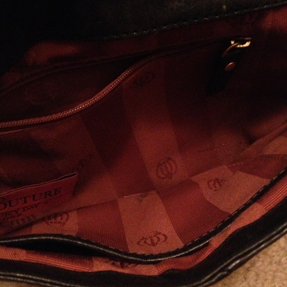 ✌️Juicy Couture Leather Clutch W/Side Handle. - Picture 4 of 4