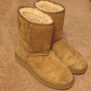 Ugg Classic Short Boots