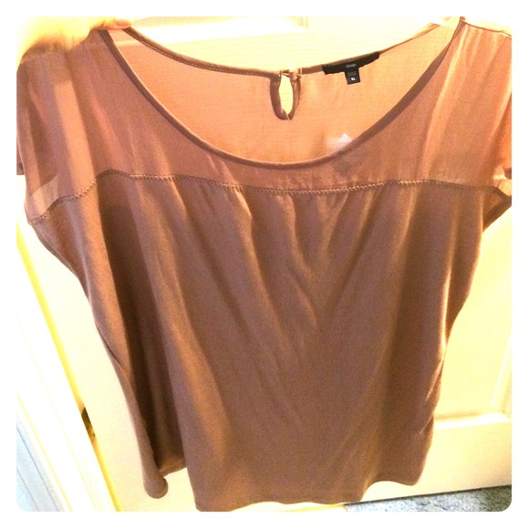 SOLD Gap mesh top