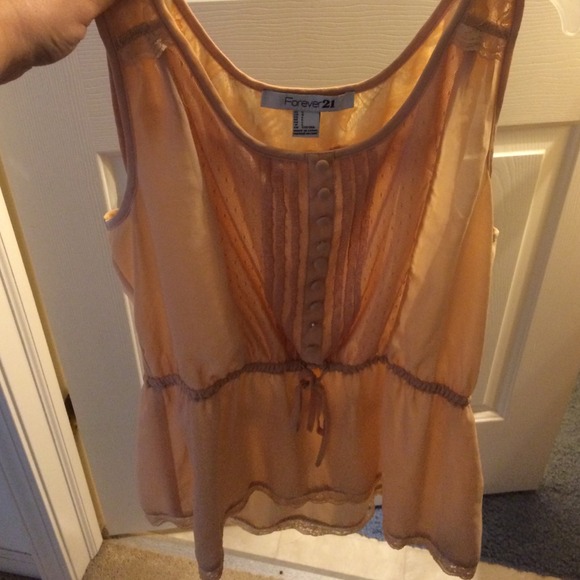 Forever 21 lace top in nude