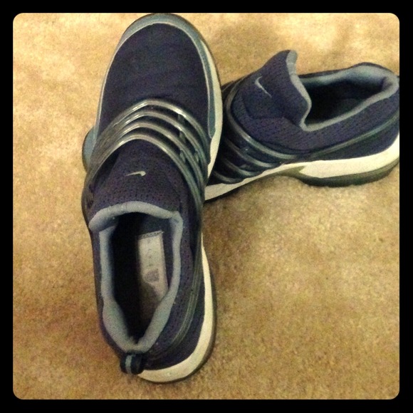 Nike soft spike golf shoes