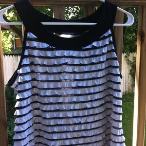 Black and white ruffled top. Women's XL