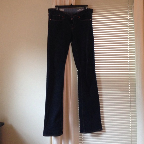 Gap slim cut dark jeans with curvy fit. Size 28/6L
