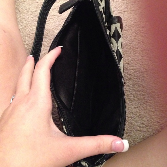 Small coach purse - Picture 2 of 3