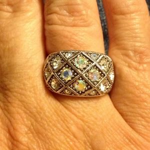 A beautiful Lia Sophia sparkler⭐️