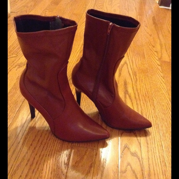 Sexy deep red boots!