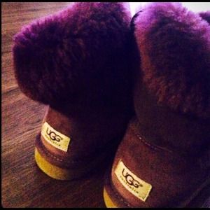 Purple bailey button uggs