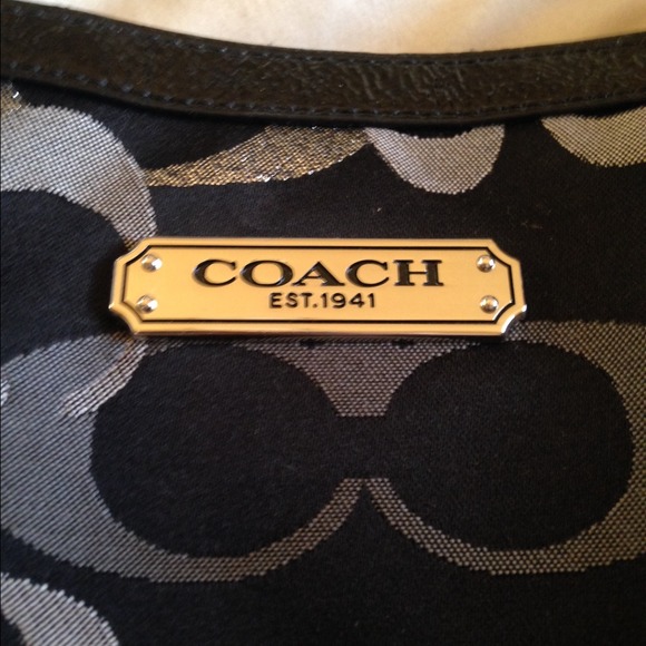 Large COACH Tote/handbag - Picture 2 of 4