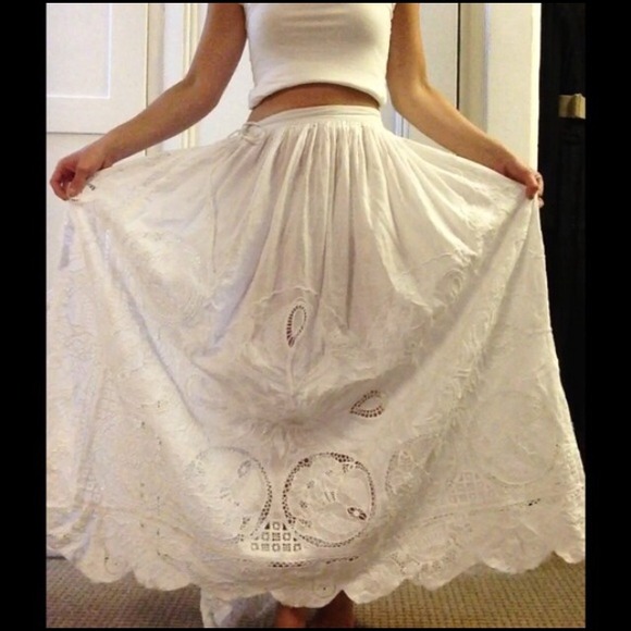 ✨NWT✨ (REDUCED) H&M Maxi Skirt - Picture 2 of 3