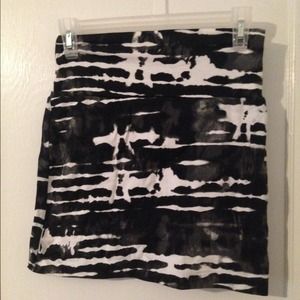 Black and white body con skirt