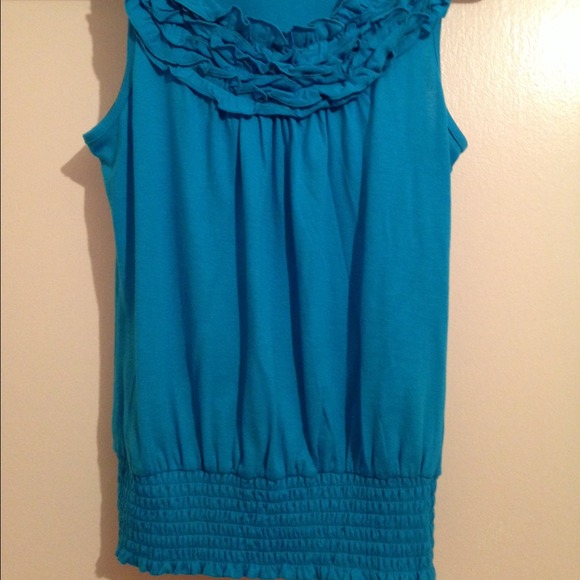 2 Ruffled Tank Tops - Picture 3 of 4