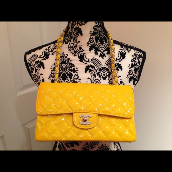 🚫SOLD!! Chanel Yellow Patent Leather Flap SHW - Picture 2 of 4