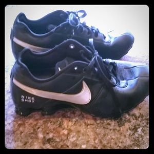 Size 9 Black Nike Shox