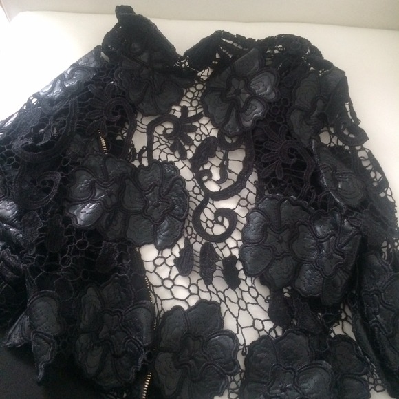 Black crochet leather long sleeve top size LARGE - Picture 3 of 4