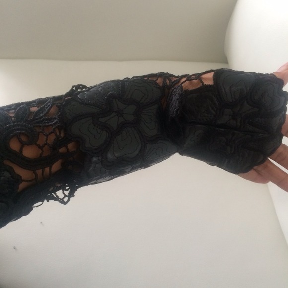 Black crochet leather long sleeve top size LARGE - Picture 4 of 4
