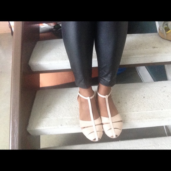 Steve Madden flat sandal
