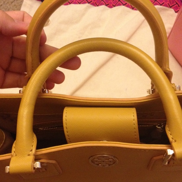 Final sale!Tory Burch Robinson Tote Shoulder bag - Picture 4 of 4