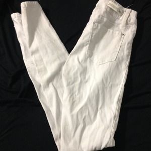 White stretch skinny jeans