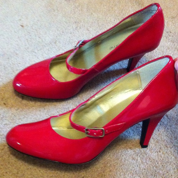 liz claiborne red shoes