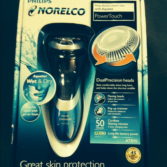 ❌ SOLD❌ Philips Electric Razor - Picture 2 of 3