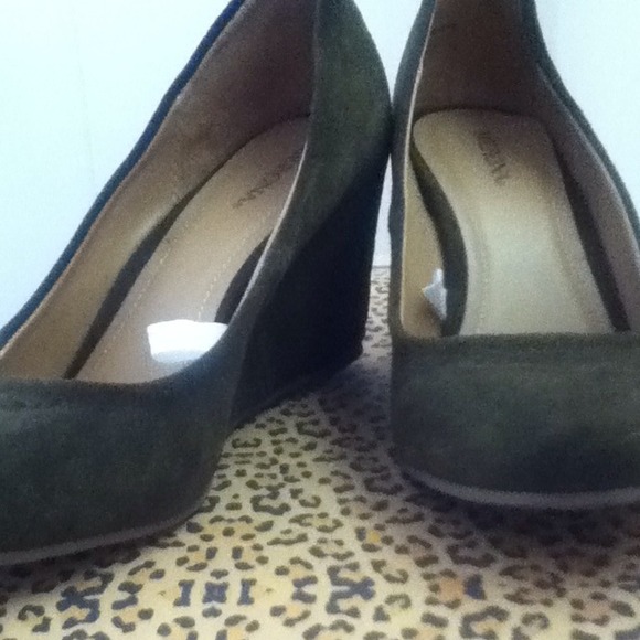 Suede green wedges