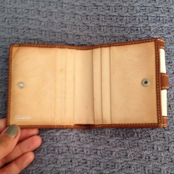 COACH White Leather Wallet - Picture 3 of 4
