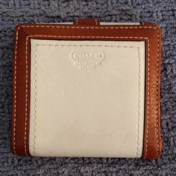 COACH White Leather Wallet - Picture 4 of 4