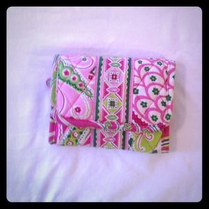 Vera Bradley fold out wallet in Pinwheel Pink