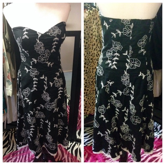 Black n white strapless dress