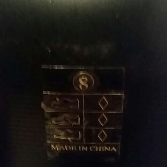 Black pointed toe high heels. - Picture 2 of 3