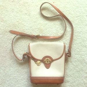 🙈SALE🙈Dooney and Bourke cross body