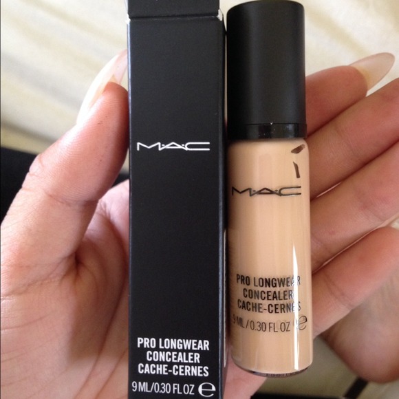 Brand new MAC pro longwear concealer NW15