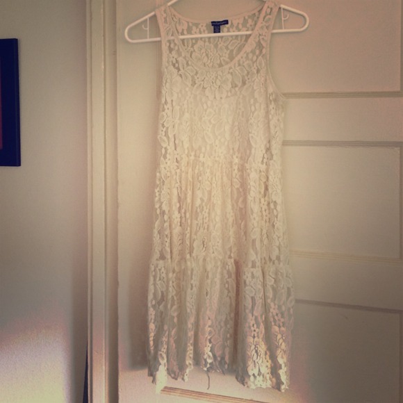 American Eagle cream lace dress xxs
