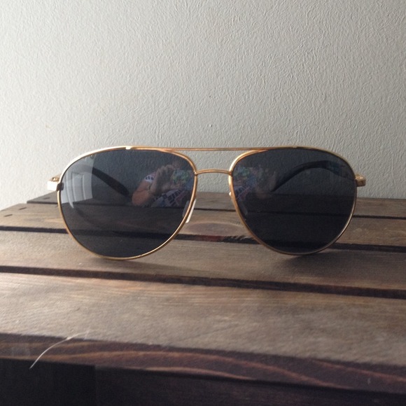 Aviator Costa del mar sunglasses