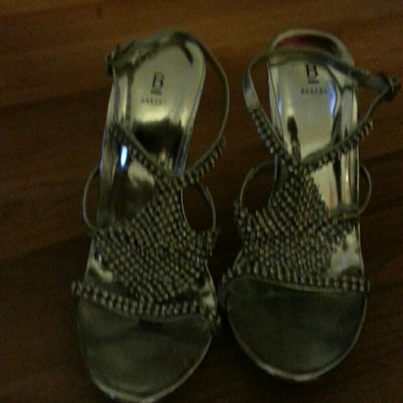 Studded ankle strappy silver sandals