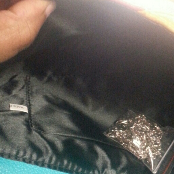 Color Block clutch - Picture 3 of 3