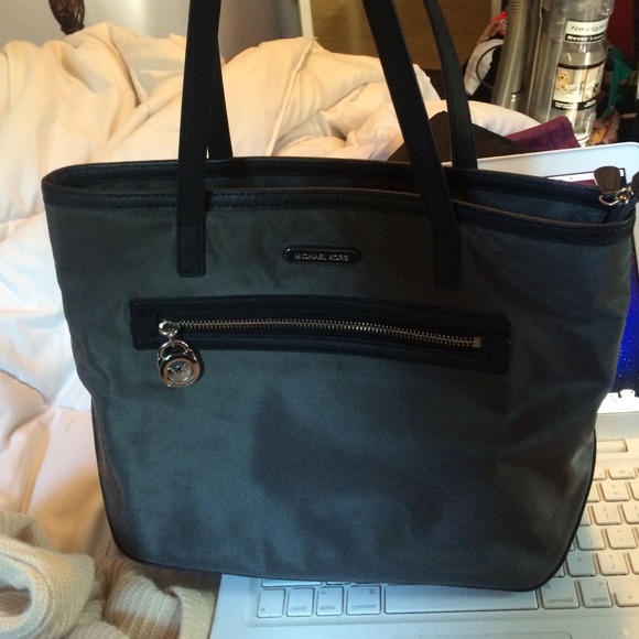 MK AUTHENTIC PURSE