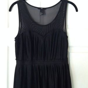‼️SOLD‼️🎉H&M Black Pleaded Sweetheart Dress🎉‼️