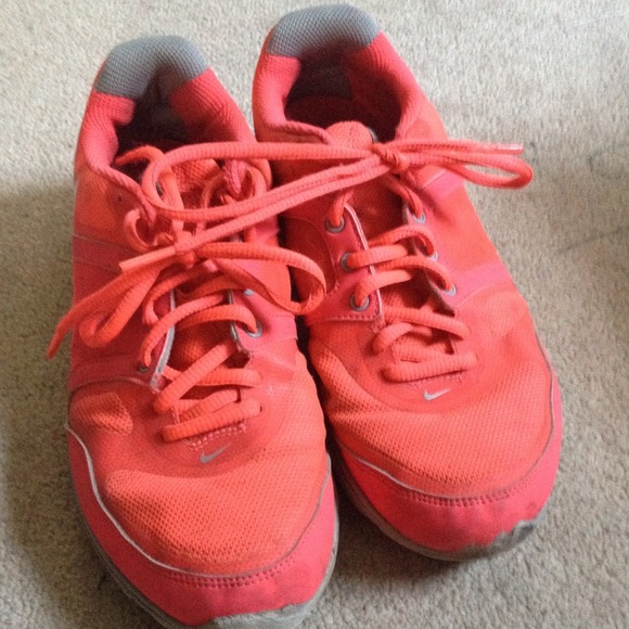 Pink nike training free xt motion fit