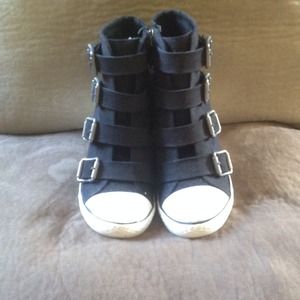 Buckle sneaker wedge
