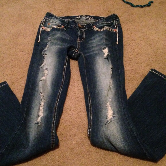 Like new no stains. Cute jeans barely worn