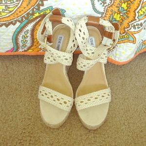 STEVE MADDEN SIZE 9 WEDGES