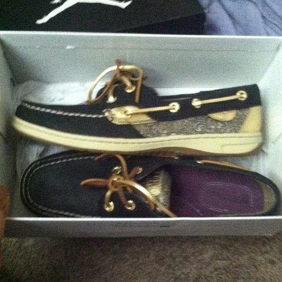 sperrys. - Picture 2 of 2