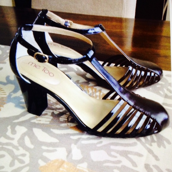 Lovely! Black patent shoes by Me Too