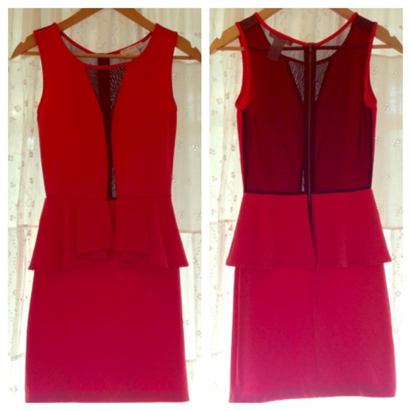 A coral peplum short dress 💄