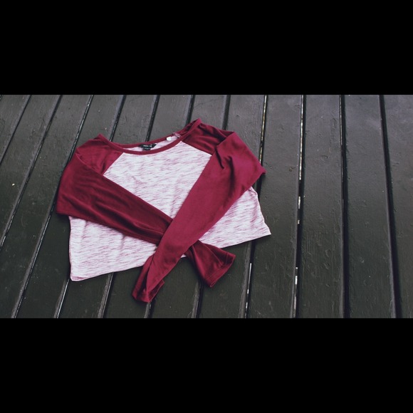 LONG SLEEVE BURGUNDY CROP TOP