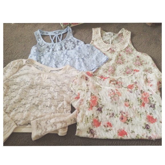 BUNDLE✨ - 4 cute lace tops