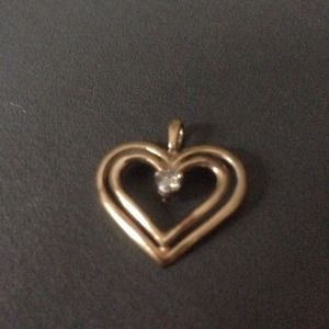 10 k gold pendant with small diamond🎀🌹