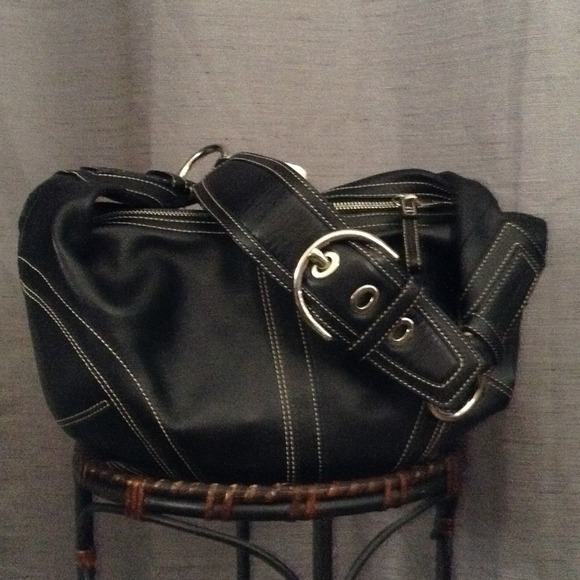 Coach black leather shoulder bag - Picture 1 of 1